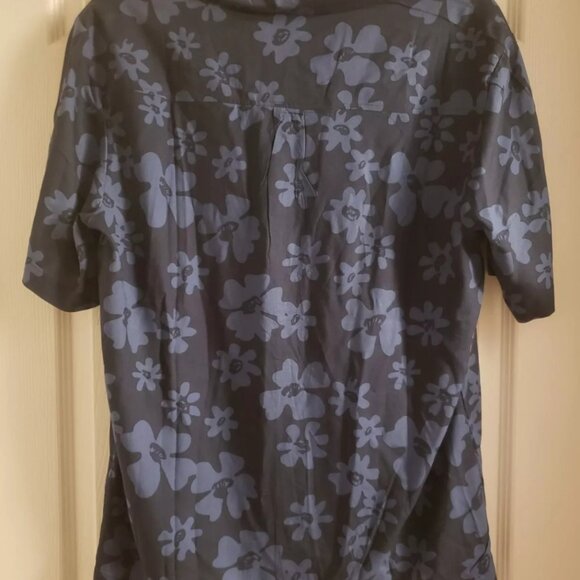 Kenneth Cole Men’s Short Sleeve Button-down Beachy Blue Floral Patterned Shirt - Picture 2 of 7